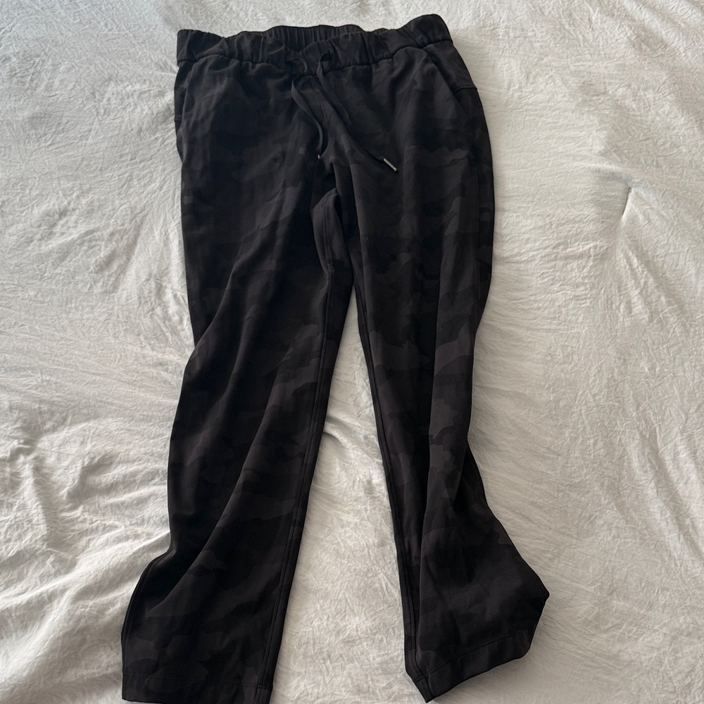 Black Camouflage Pants capri